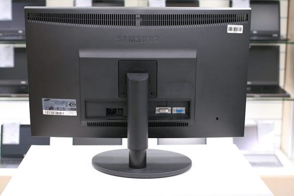 مانیتور استوک samsung BX2240 سایز 22 اینچ - Image 4